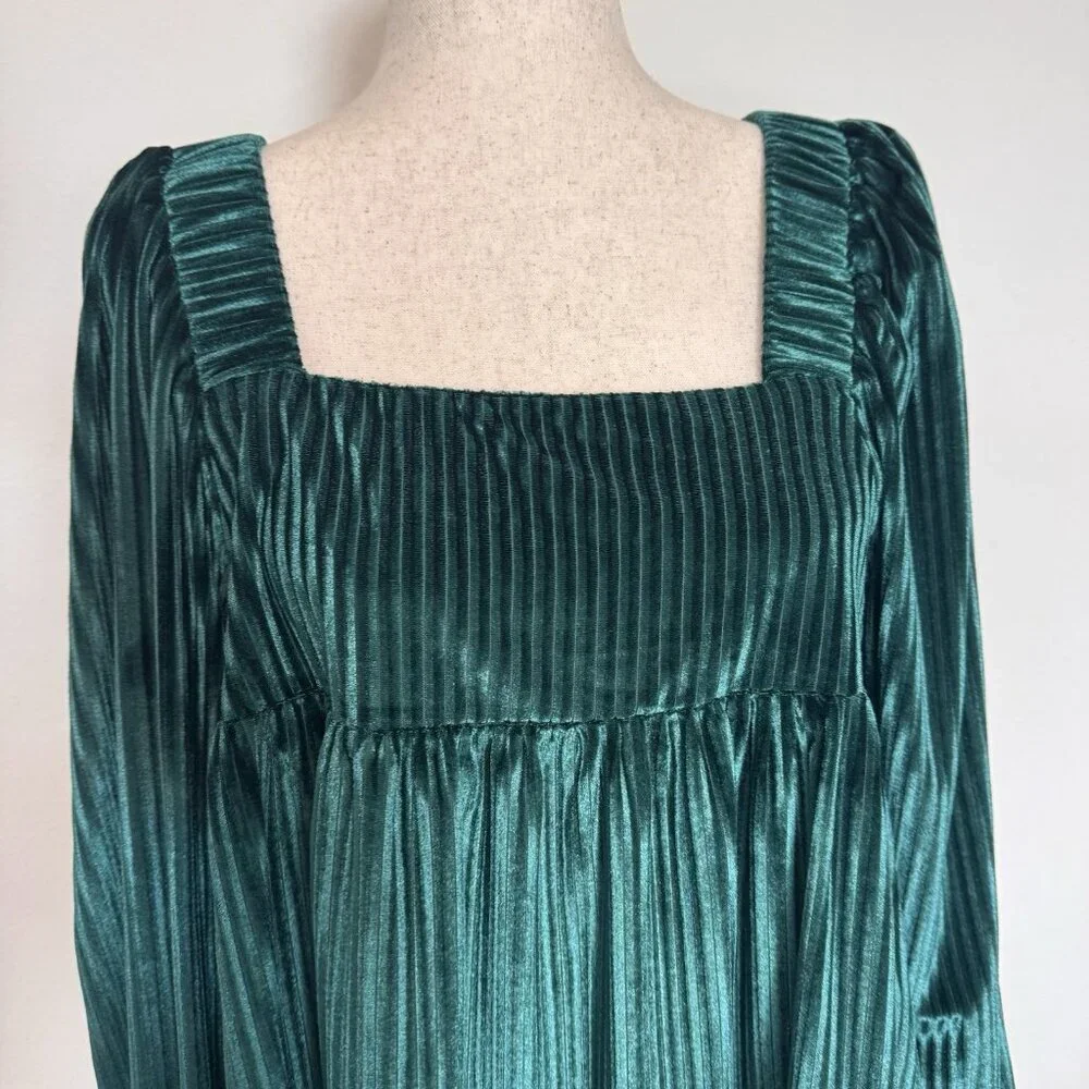 Women’s Mini Dress Emerald Green Medium Christmas Holiday Wicked Velvet Ribbed